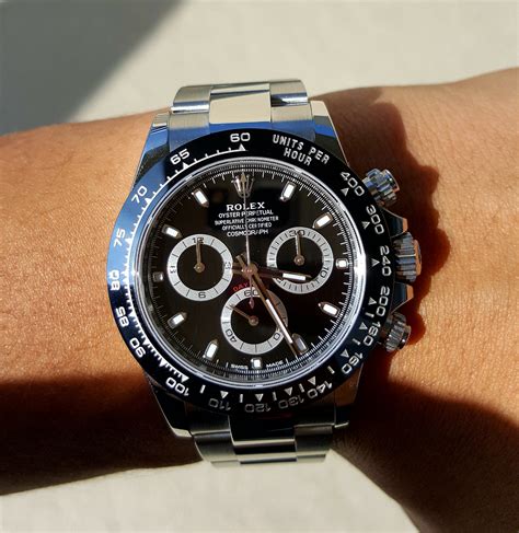 rolex daytona 500 watch.